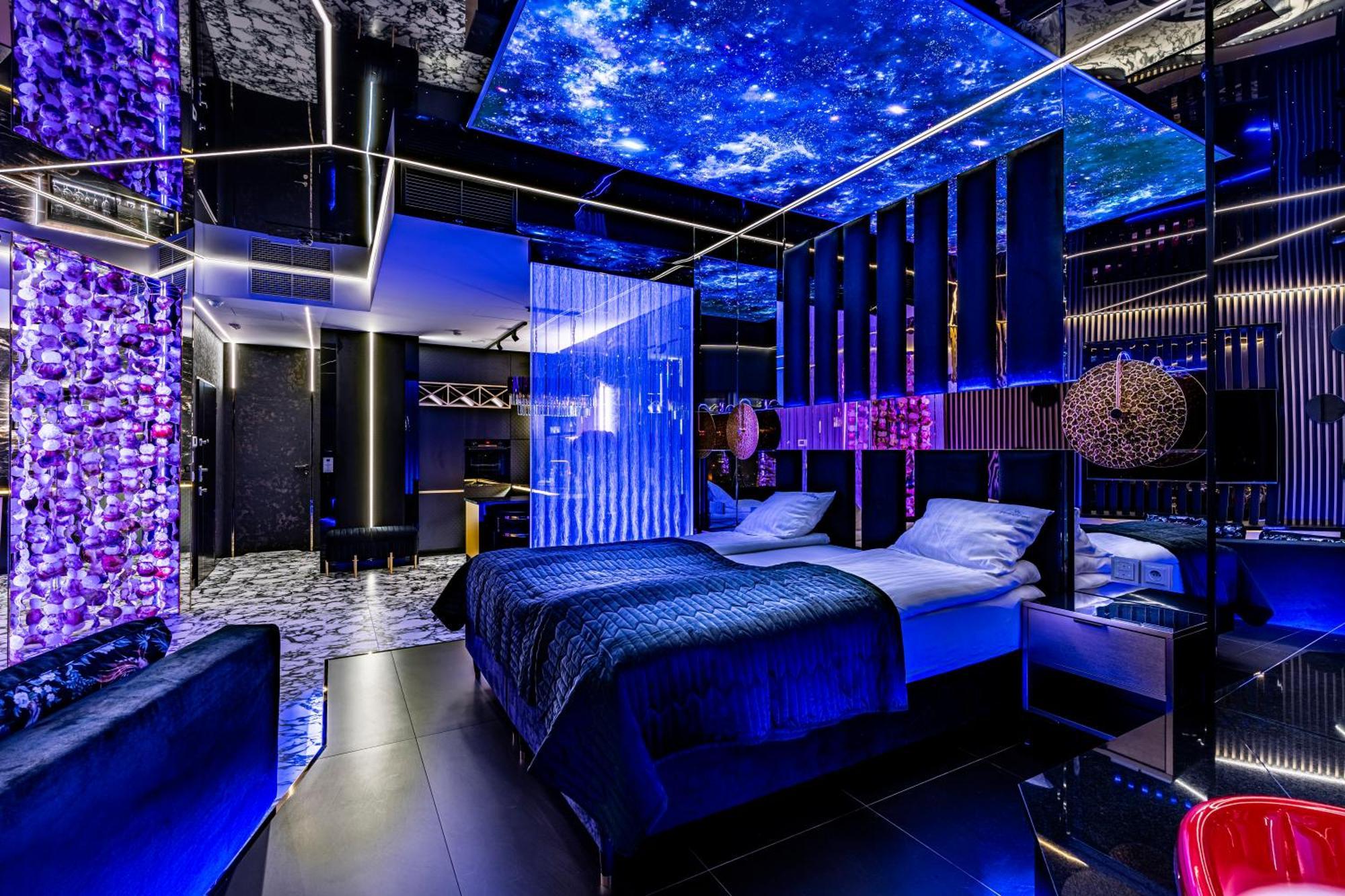 Apartamenty Quorum Z Jacuzzi Z Widokiem Na Odre By Bqqk - Wroclaw — Photos 1